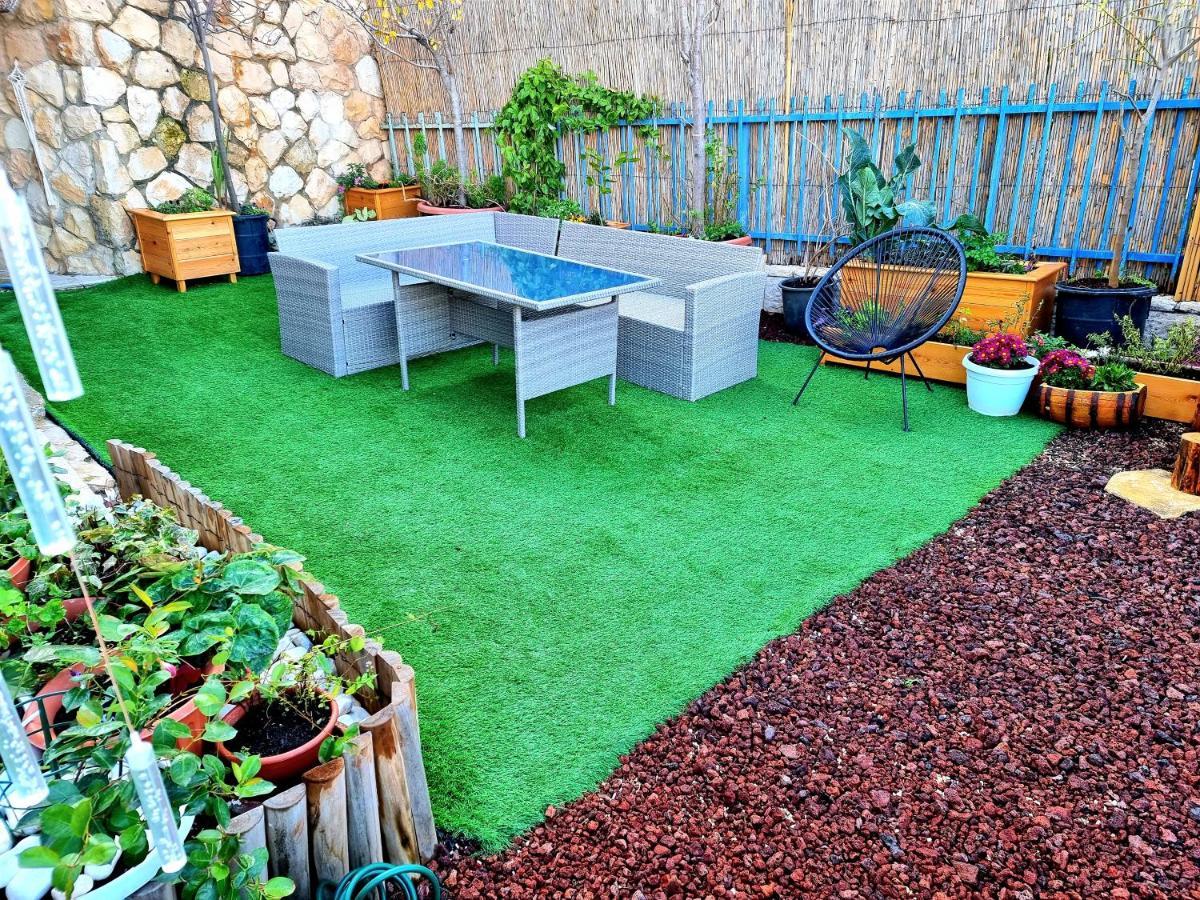 Pleasant Cozy Sunny Room With Garden Jerusalem Exterior photo
